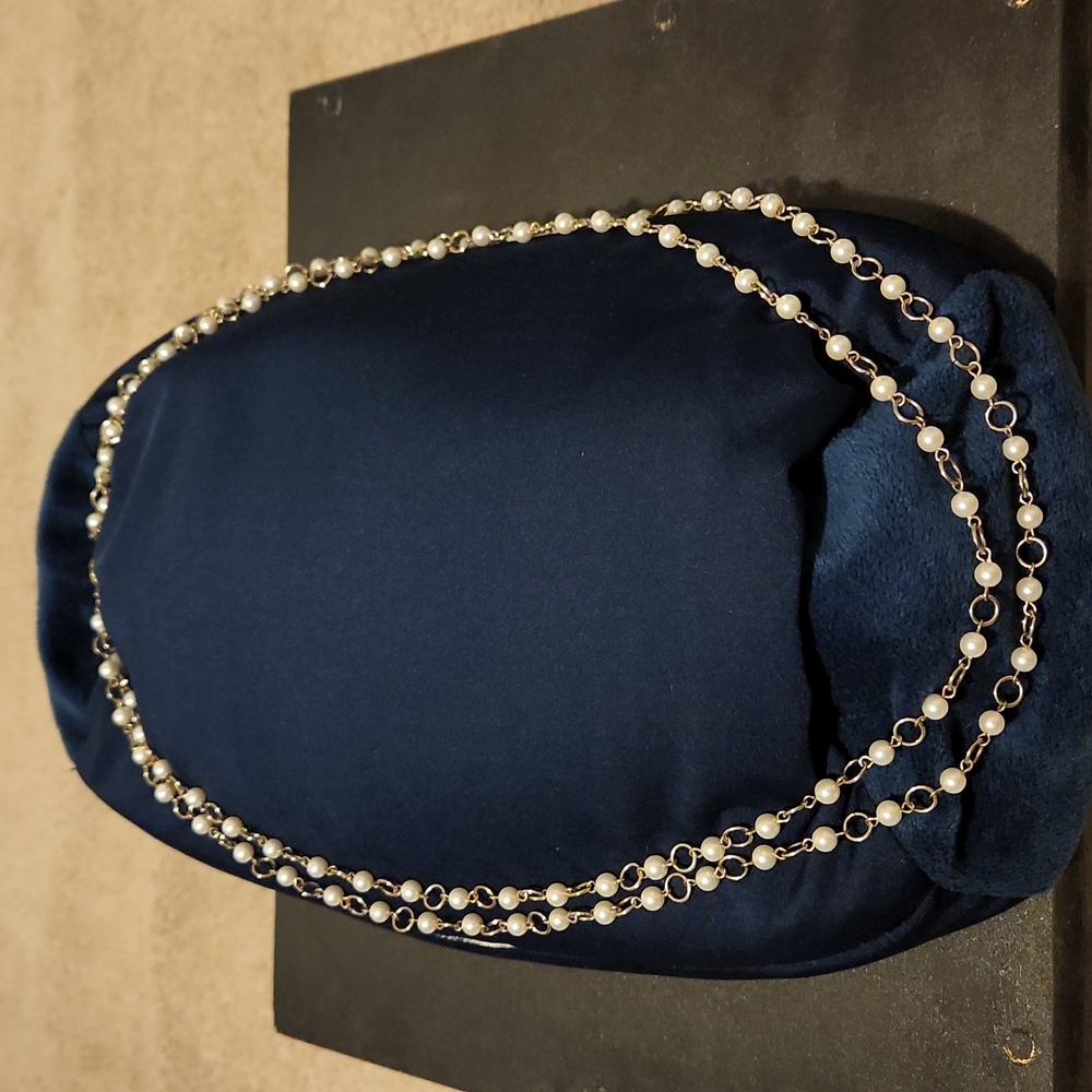 Double strand Pearl necklace